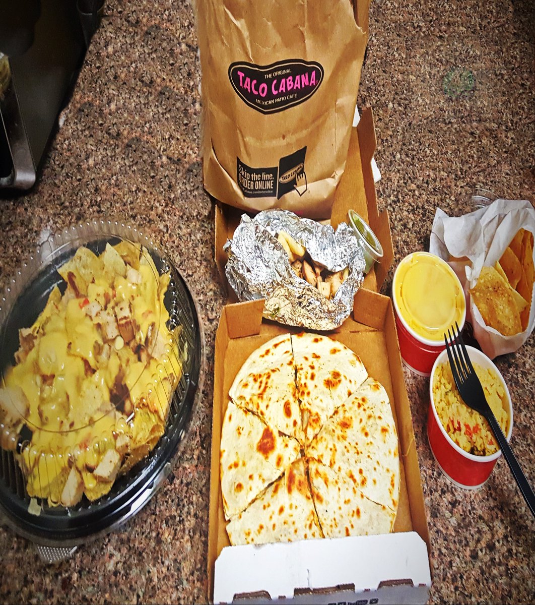 liltaRusmusic's tweet photo. After a long show, I couldn't decide!! @TacoCabana #roadfood #noproblems #musiclife #taco #lowkeylivin #liltarusmusic https://t.co/daOhNrYOGP