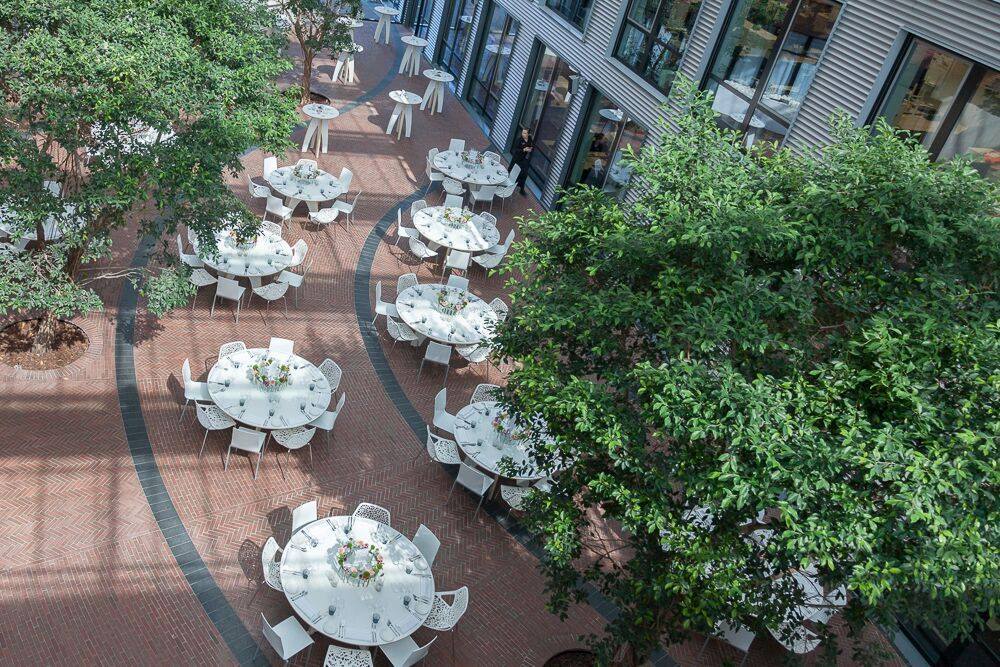 Onder het genot van een diner konden vorige week diverse ondernemers met elkaar netwerken na een interessante presentatie #dineroplocatie