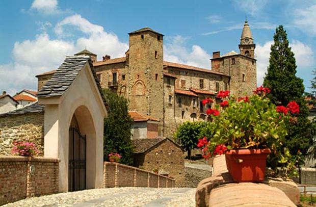 ElNacionalWeb's tweet photo. Bormida, el pueblo italiano que te paga para que vivas allí😯 https://t.co/entVnMV7Mz https://t.co/HkGAUtboXI  (Vía @EMEdeMujerUSA)