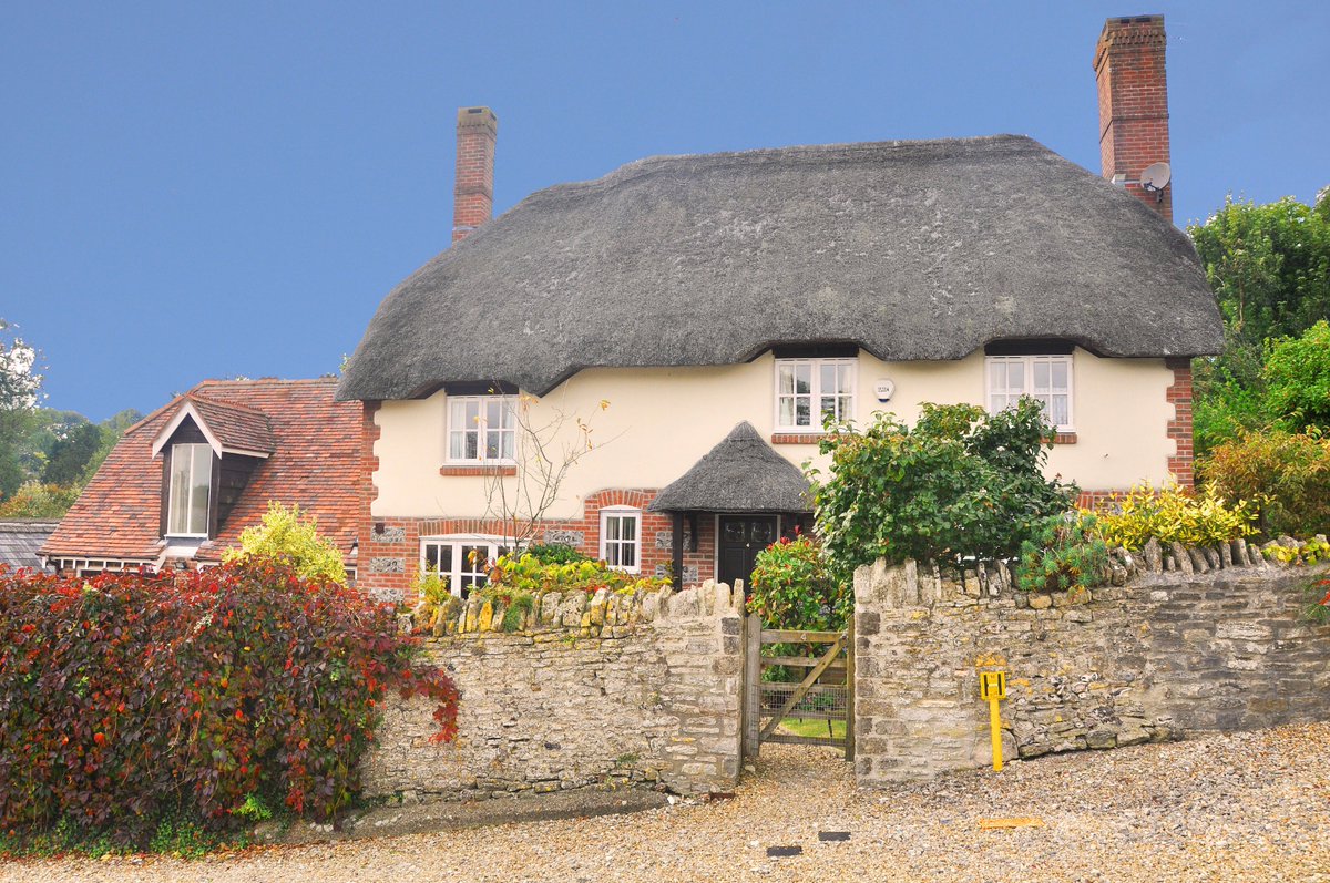 #property An immaculate 4 bedroom house in a tucked away village position close to #Dorchester. Call for further details 01305 251154