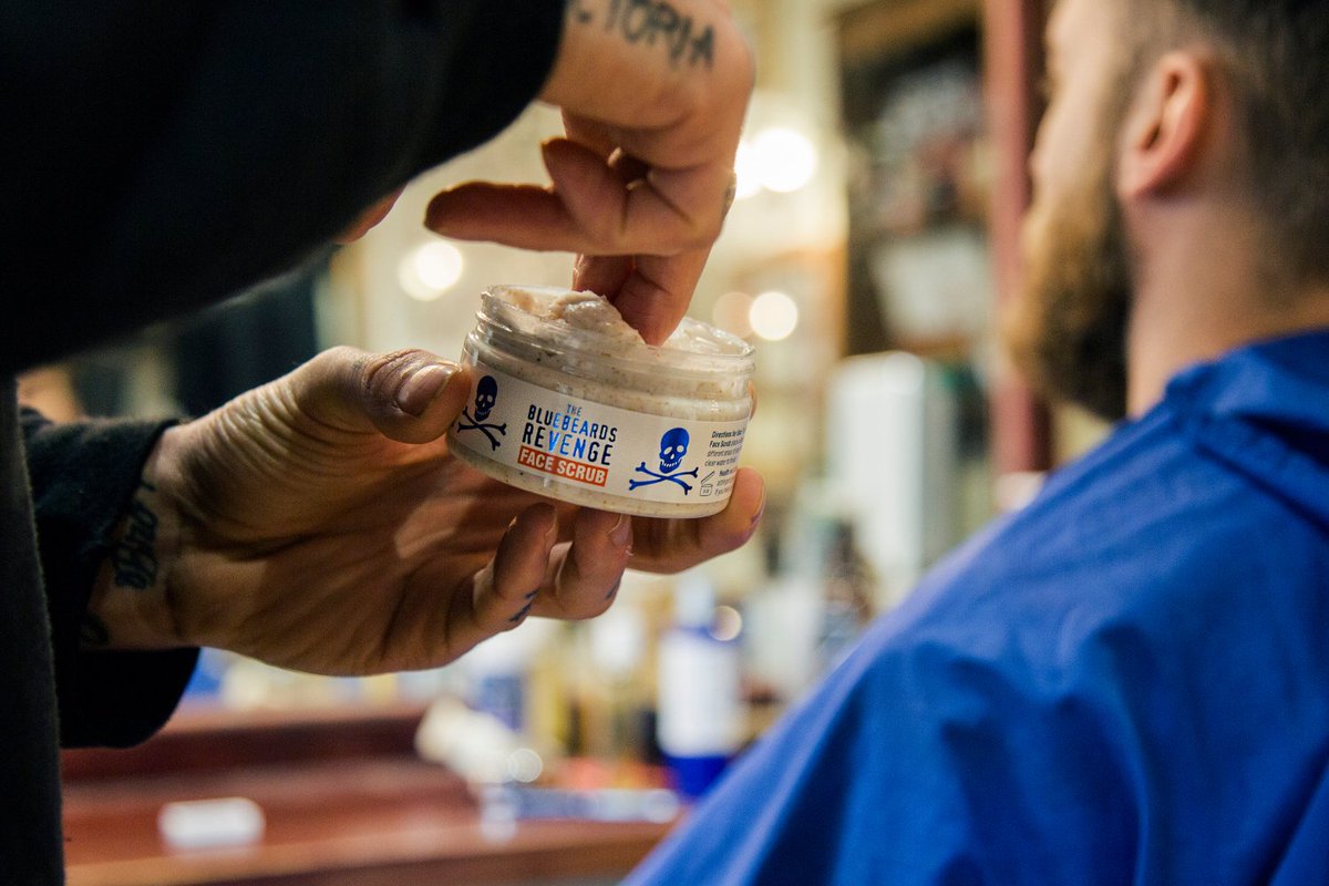 BluebeardsES's tweet image. ¿Por qué todos los hombres deberían usar exfoliante facial?  bluebeards-revenge.co.uk/es/blog/por-qu…