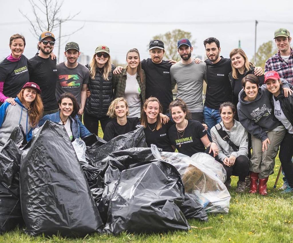 Ça c'est la gang de champions qui ont ramassé tout cet amas de déchets en un après-midi sur le bord du Canal Lachi… ift.tt/2rv9GWn