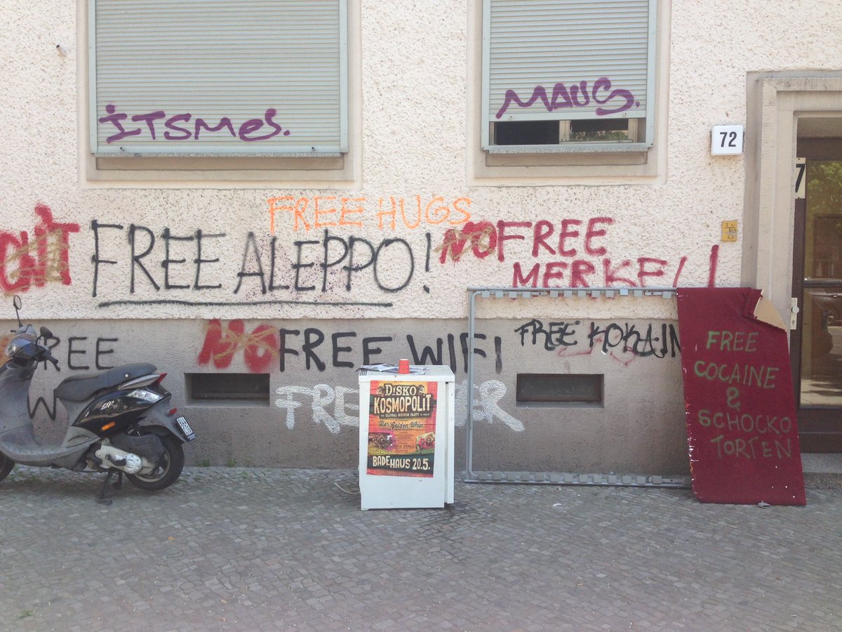 RealHauswives's tweet photo. Free-dumb in #Berlin @DavidHasselhoff https://t.co/nEq9WabMMi