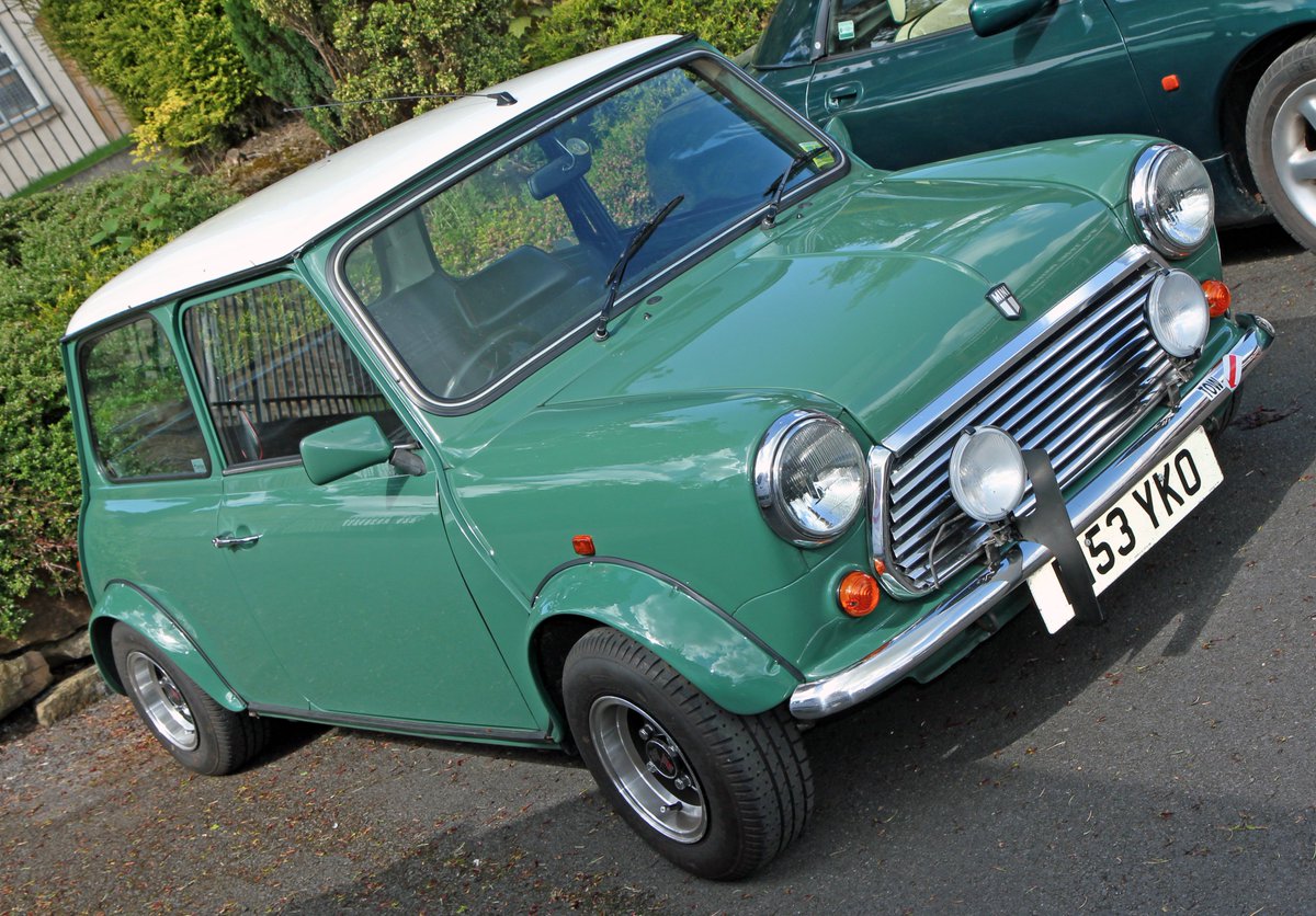 minisportltd's tweet photo. Full suspension set up for this beauty in our garages... #Mini #ClassicMini #MiniSport #Garage #GreenMini #Car #ClassicCar https://t.co/LpacxAGQ0I