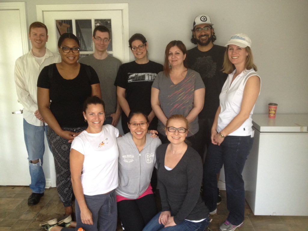 tgrafsteinho's tweet photo. Volunteers from @DesjardinsGroup ready to paint the walls of  @theDamdropin for our #DayofCaring. Thank you!! https://t.co/6t1Xaa69Pv