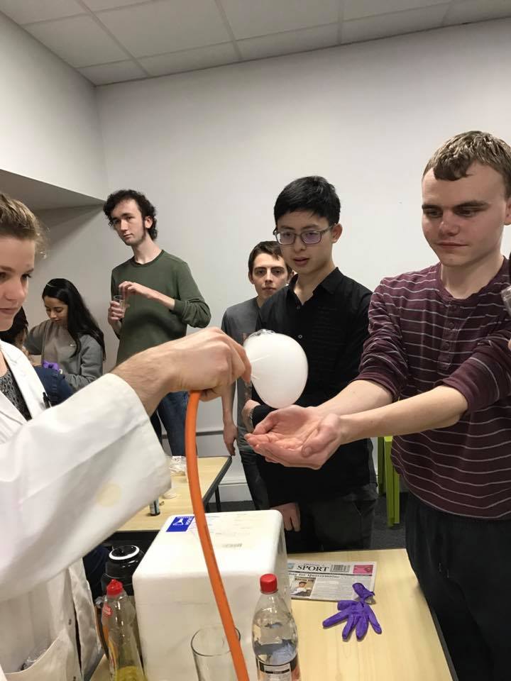 #tbt to having Warwick ChemSoc run our club night!! A big thanks to everyone for coming along!! #warwickyouthphab #phabengland #chemistry