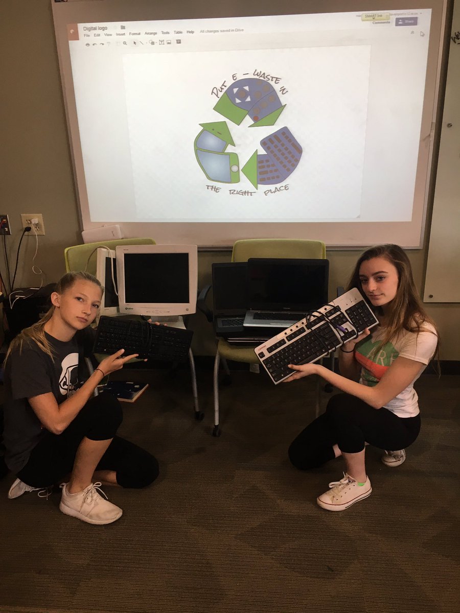 igessewaste's tweet photo. The e-waste keeps on piling up! Can not wait until the 22-26 and see how much more we get🔌💽⏰☎️ #falconsewaste #whs #recycle https://t.co/TsserLhSEE