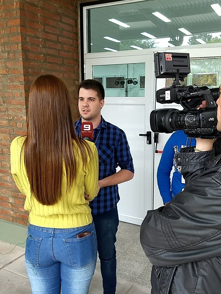 iv_faei's tweet photo. Contando Las experiencias vividas en nuestro foro #Faei #IVFaei #tejiendoredes #Uner https://t.co/PvPL2XiJXN