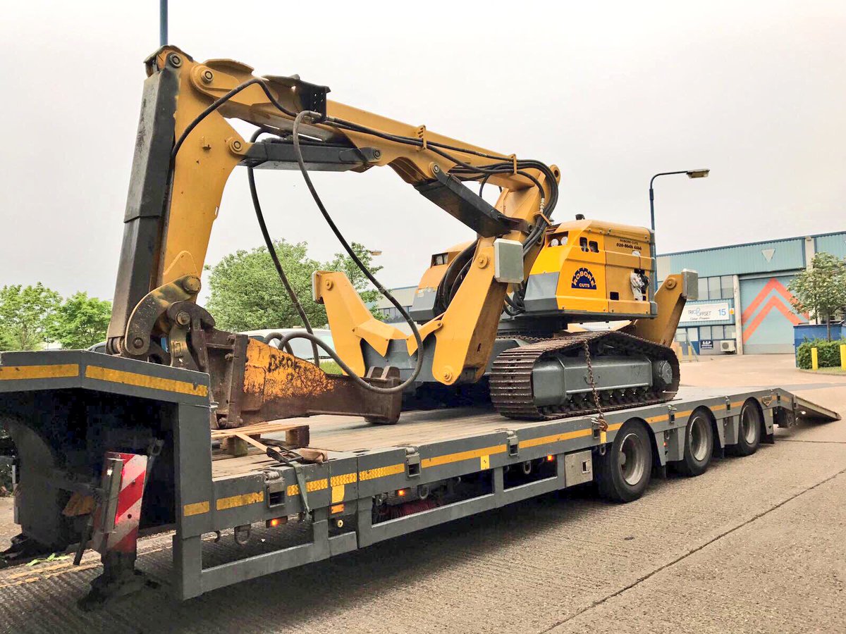 We are now proud owners of not ONE but TWO #Brokk800's!

Now look at that MONSTER....

#Demolition #MachineHire #PlantHire #BrokkHire #Demo