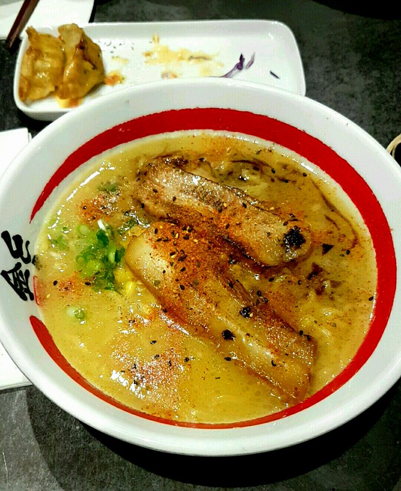 MistyKittenV's tweet photo. Hoping to win the Kinton jersey! Anyone who knows me knows its my favourite food. Congrats @kintonramen for 5 years! #kinton5years https://t.co/B72tjutrLs