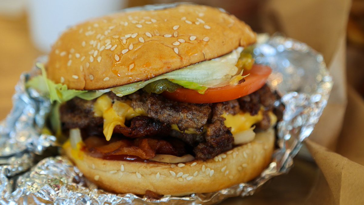 S. Fla. favorite named America's Best Burger, check out Top 10 bit.ly/2pPKYTe https://t.co/jwAXHZzJ21