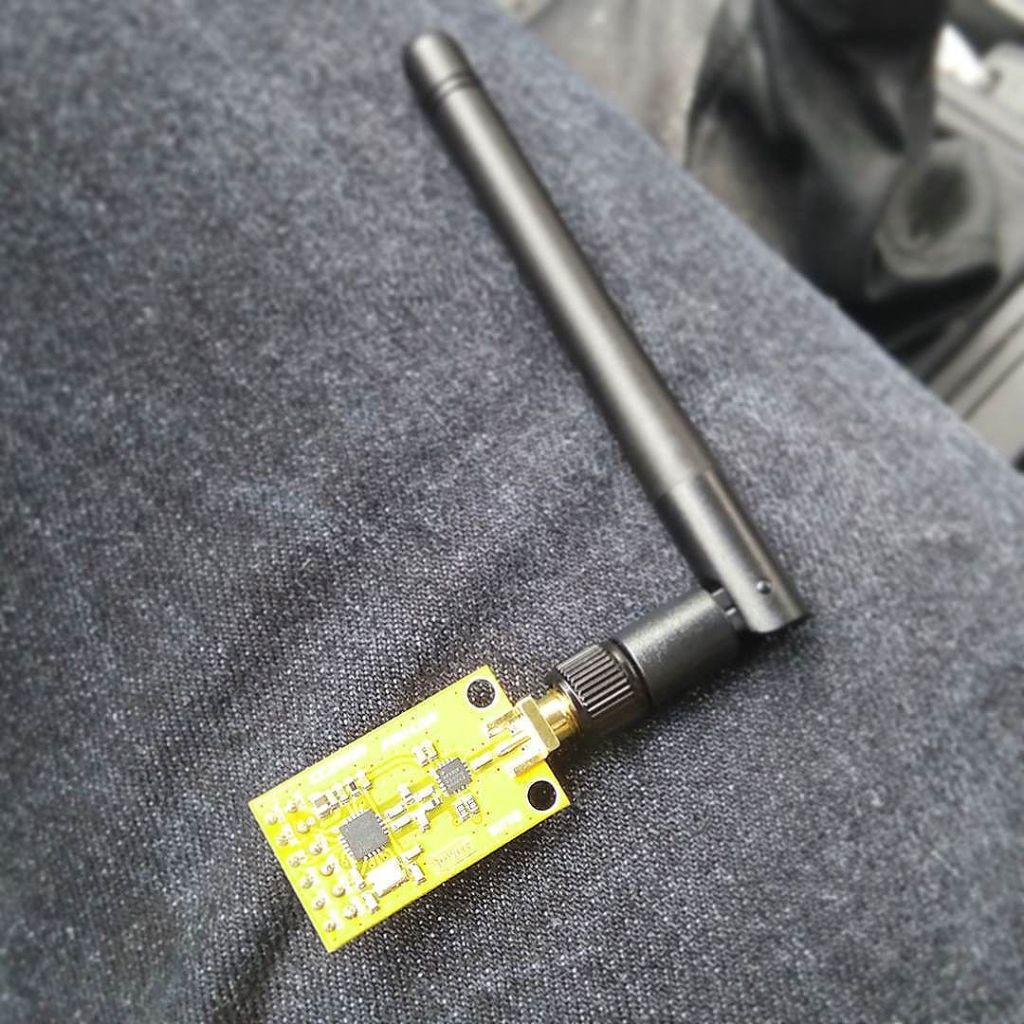 ebretteville's tweet photo. Ça va bricoler ! #diy #domoticz #domotique #cc2500 #lna #antena #electronic | Centre ville… https://t.co/brOLMsy6Gg https://t.co/HFnNJrETyX