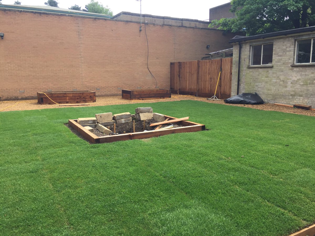 FramDragons's tweet photo. A visit indoors shows progress so far, and the reflection garden is looking beautiful! https://t.co/dtmCTVQkk7