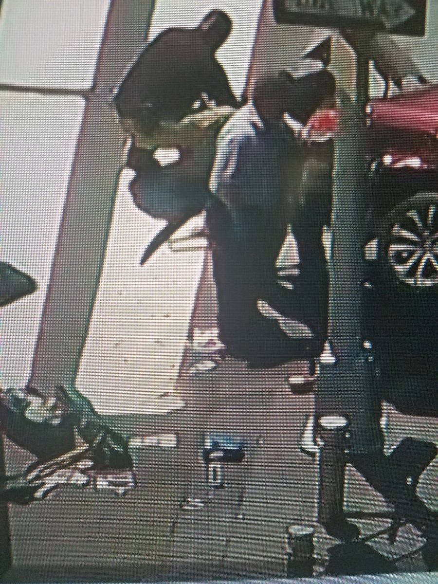 fixurheart2016's tweet photo. @polNewsForever photos from trunk of Times Square driver. Sword, shovel, flag, long gun case. What else do you see? #timessquare COVER UP https://t.co/ughyhVaXGA