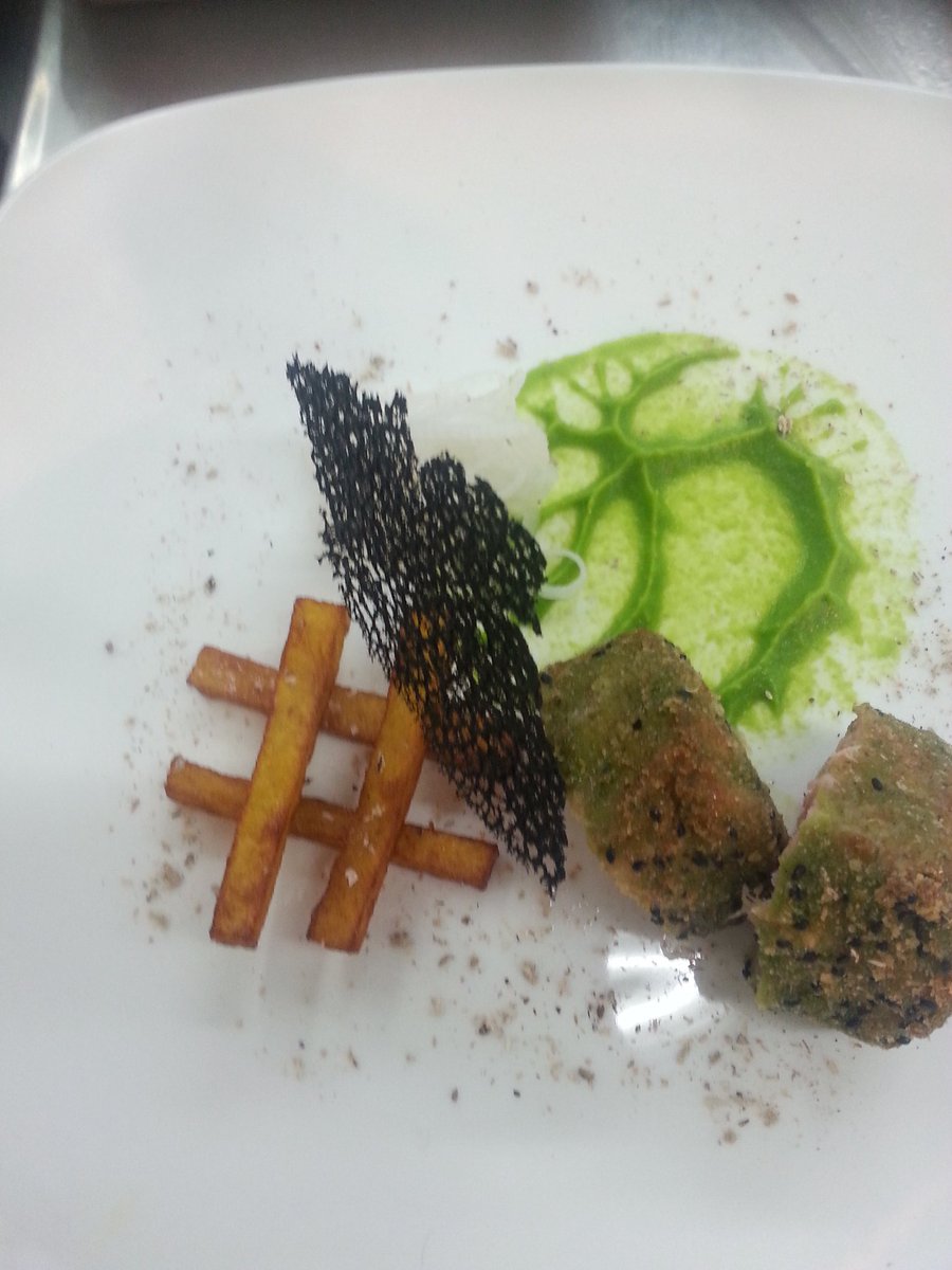 OakleyHallChefs's tweet photo. Thanks @bcot @TRABCOT for a great night.Great dishes @Liam_kemp98 @BenChandalar might see them on the next @oakleyhall menu https://t.co/PYYKJwMw8a