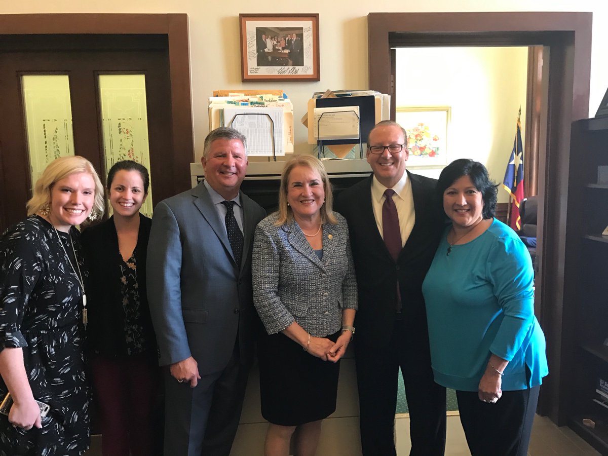 LaCongresista's tweet photo. Watching the House as my school bus seatbelt bill, #SB693, is debated &amp; passed to 3rd reading. Thank you @DadePhelan for your work! #txlege https://t.co/wuP2uH2GLL