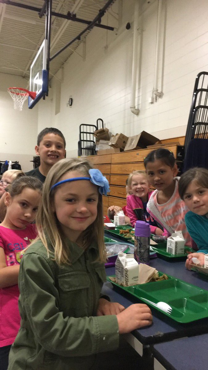 FirstiesMES's tweet photo. Lunch with the teacher to celebrate "L Day!"  #ABCcountdown #theMESway https://t.co/ioqEIl0BUx