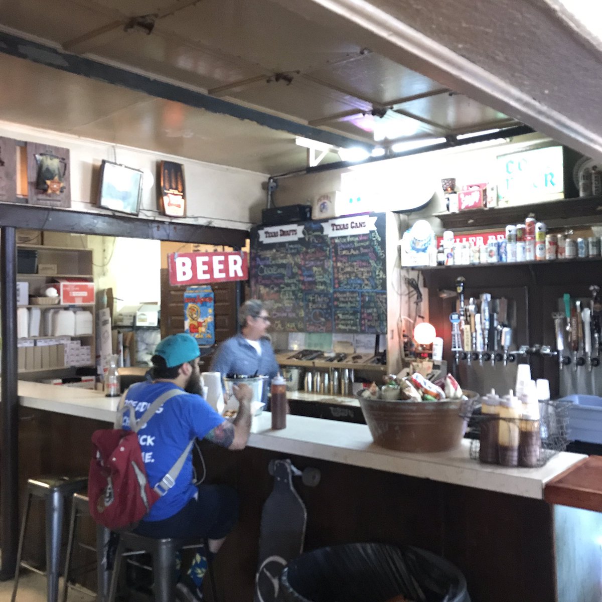 BandDIceHouse's tweet photo. Afternoons are alright in #southtown #bbqanddraft #beardanddady #craftbeer https://t.co/1PUDtvT02a