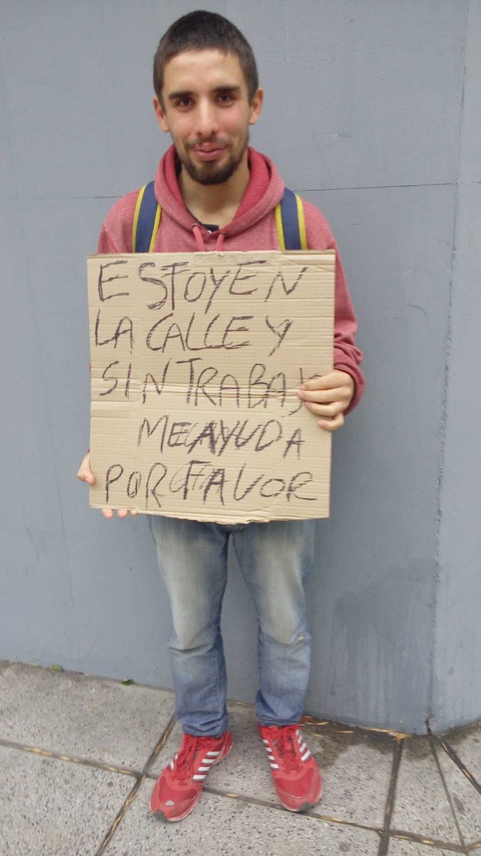 aletournn's tweet photo. me dijo que sabe hacer "lo que sea en donde sea" contagiándome su tristeza. Ayudemos a Jonathan Federico Barrios, cel +1162566608, Rt porfa https://t.co/9c51dMr3SI