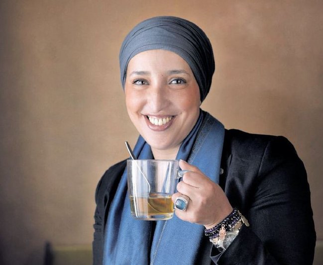 Mirjam152's tweet photo. Dus Fatima Elatik streek tot nu toe € 216.000 op en kwam daarvoor met één advies: een hoofddoek. https://t.co/guLKyE8Cgx
