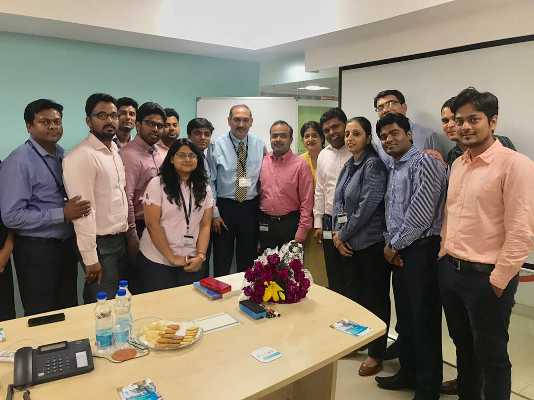 Dr Harsh Mahajan addressing the <a href="/SiemensHealth/">Siemens Healthineers</a> @Siemens_SFS team in New Delhi