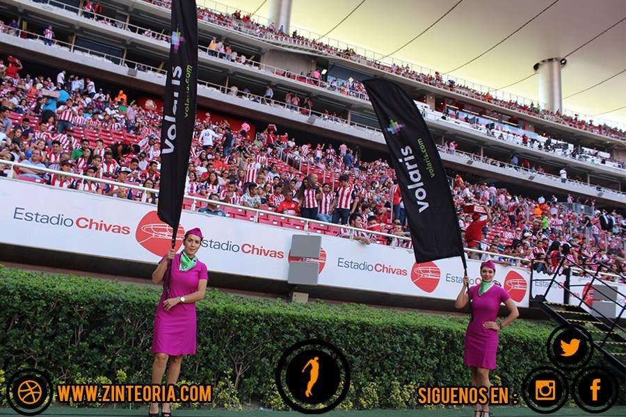 ZinteoriaBTL's tweet photo. Activación para @viajaVolaris ✈️ partido @Chivas vs @atlasfc ⚽️
#AdvertisingAgency
#Edecania 💃🏻 https://t.co/OEGrEL8bbT