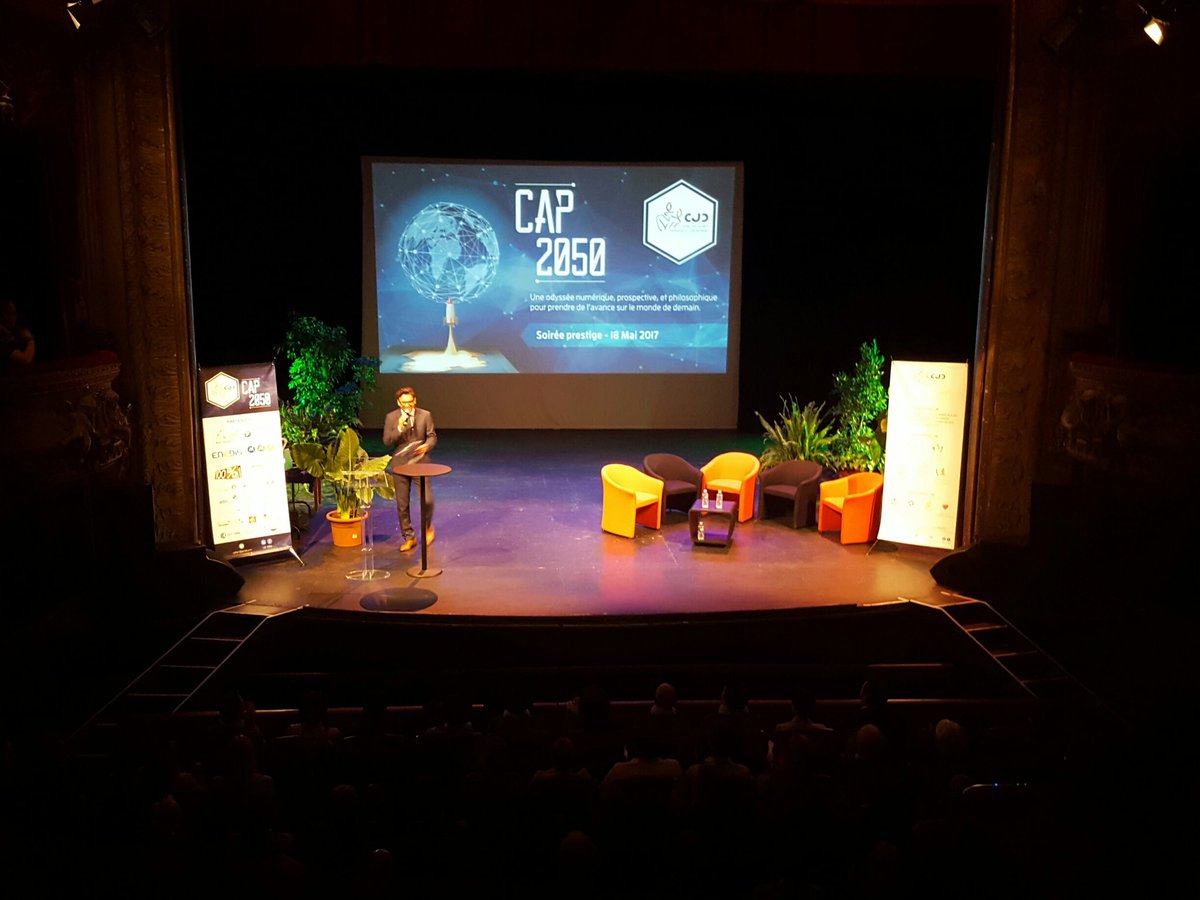 ToulEcoTarn's tweet photo. Soirée plénière prestige @cjd_france Tarn #cap2050 l'entreprise de demain ! @ToulEcoTarn @tchinandco81 & @Svlrw attentifs au balcon ! https://t.co/cHHkJu5Kc4