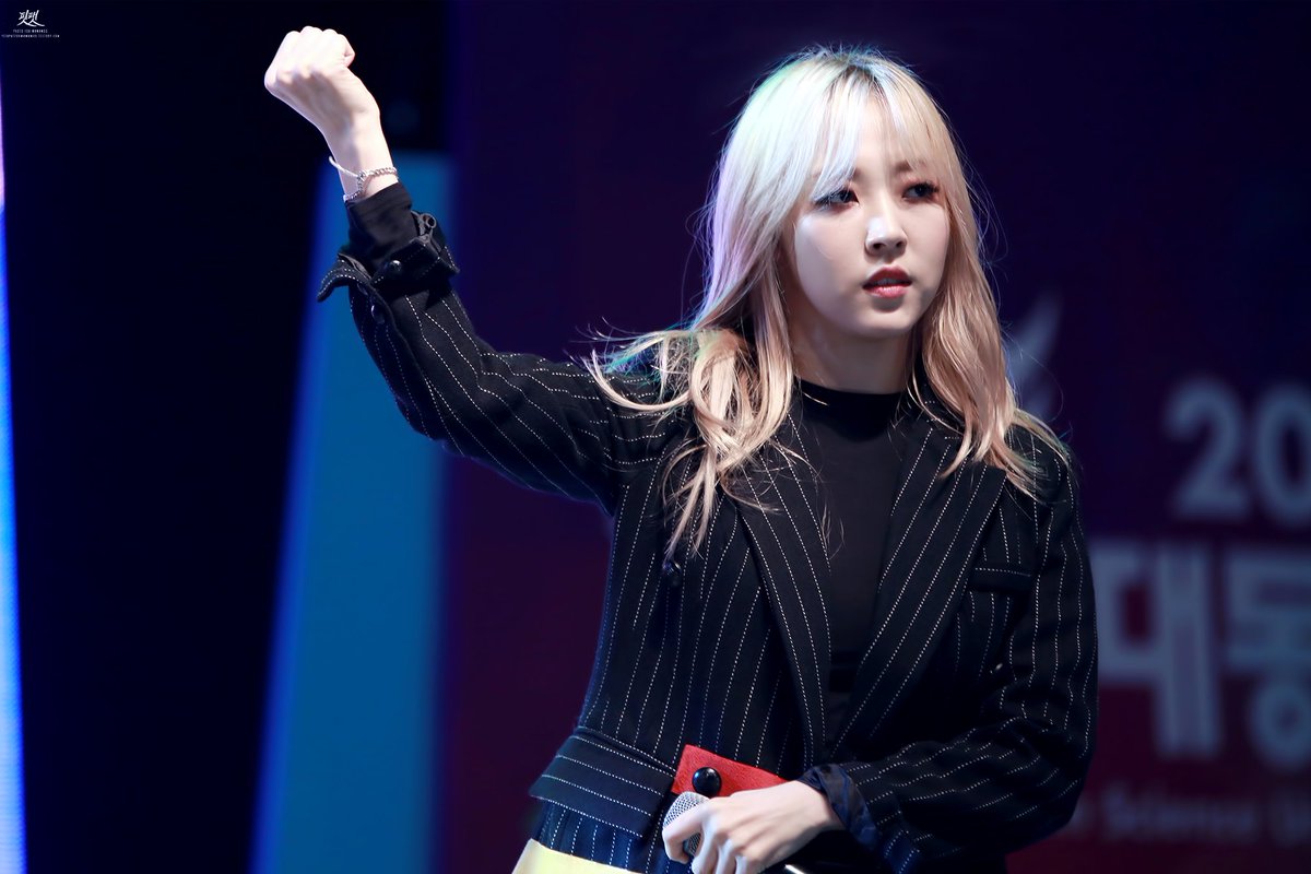 mmm_PITAPAT's tweet photo. 170512 원광보건대학교 축제 문별 업로드
#마마무 #문별 #MoonByul

그대 걷는 모든길이 꽃길이기를🌹

https://t.co/Fc0gkyKd6c https://t.co/6wuFBhekKM