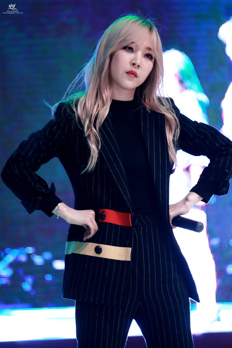 mmm_PITAPAT's tweet photo. 170512 원광보건대학교 축제 문별 업로드
#마마무 #문별 #MoonByul

그대 걷는 모든길이 꽃길이기를🌹

https://t.co/Fc0gkyKd6c https://t.co/6wuFBhekKM