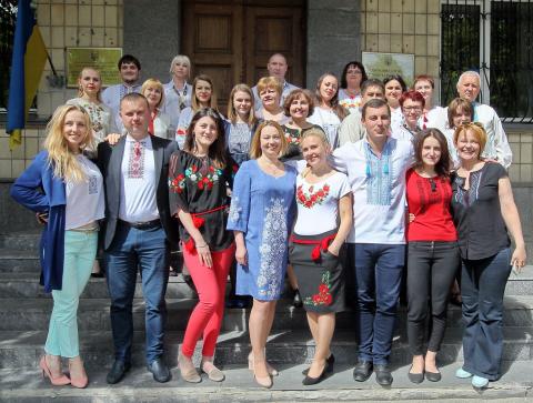 Держгеонадра долучилася до міжнародної акції «Всесвітній день вишиванки»
goo.gl/TbDQIp
#Держгеонадра #geogov #день_вишиванки