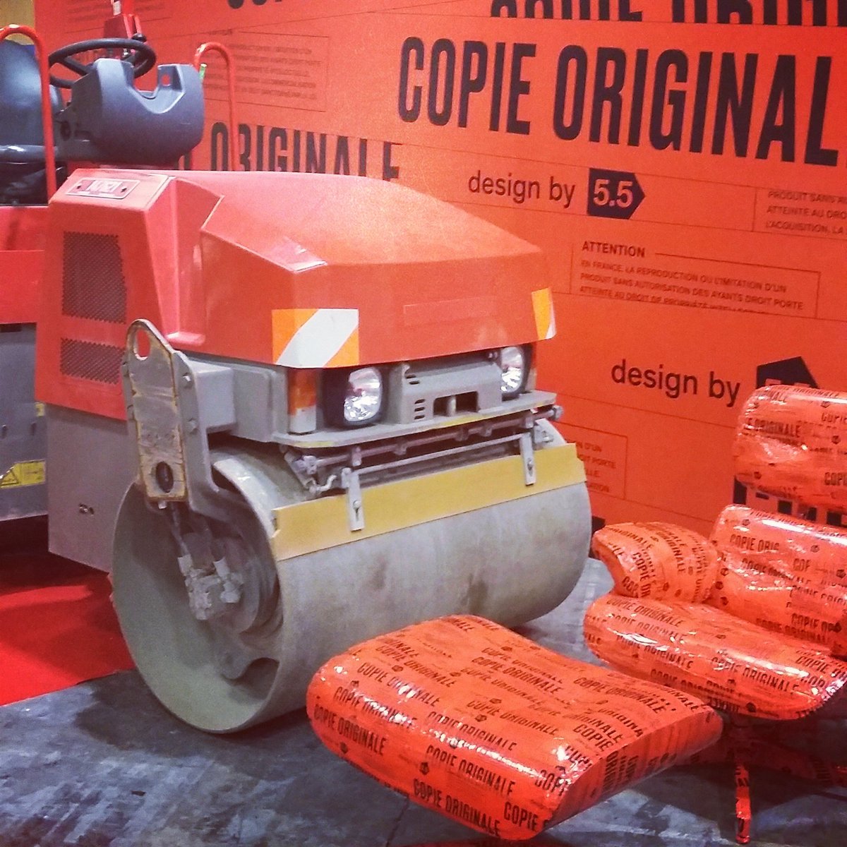 sergeant_laura's tweet photo. Expo #copiesoriginales des #55designstudio aux #pucesdudesign #nonalacontrefacon https://t.co/86XPlqXZDr