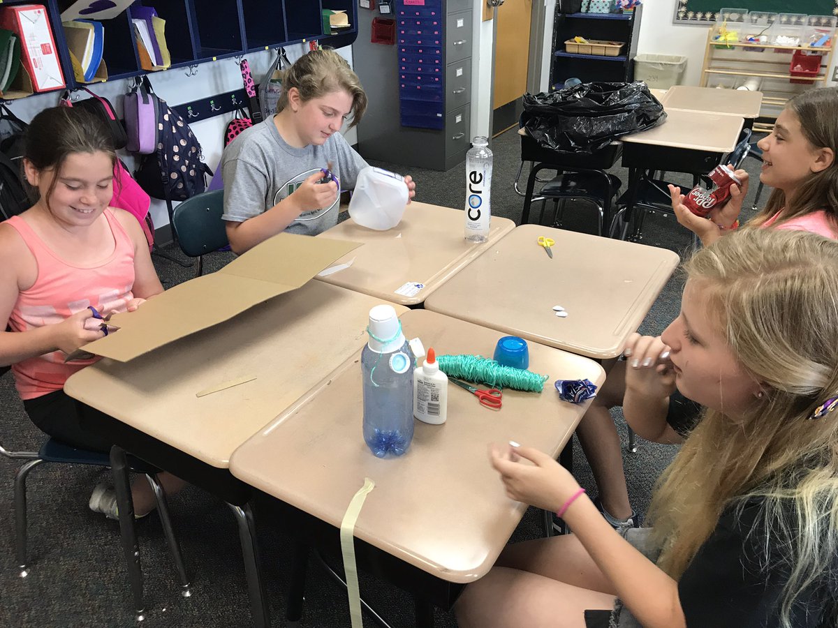 MrsCookTech's tweet image. Who knew recycled structures could be so cute! #creativity @proud2bleopards