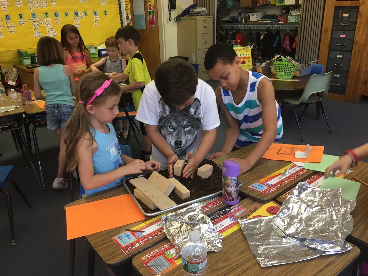 FSDKastner's tweet photo. The right design can help a building stand during an earthquake. 2nd Grade engineers at work! 📝📏🏙@FSDVikings https://t.co/gHJXXhFajo