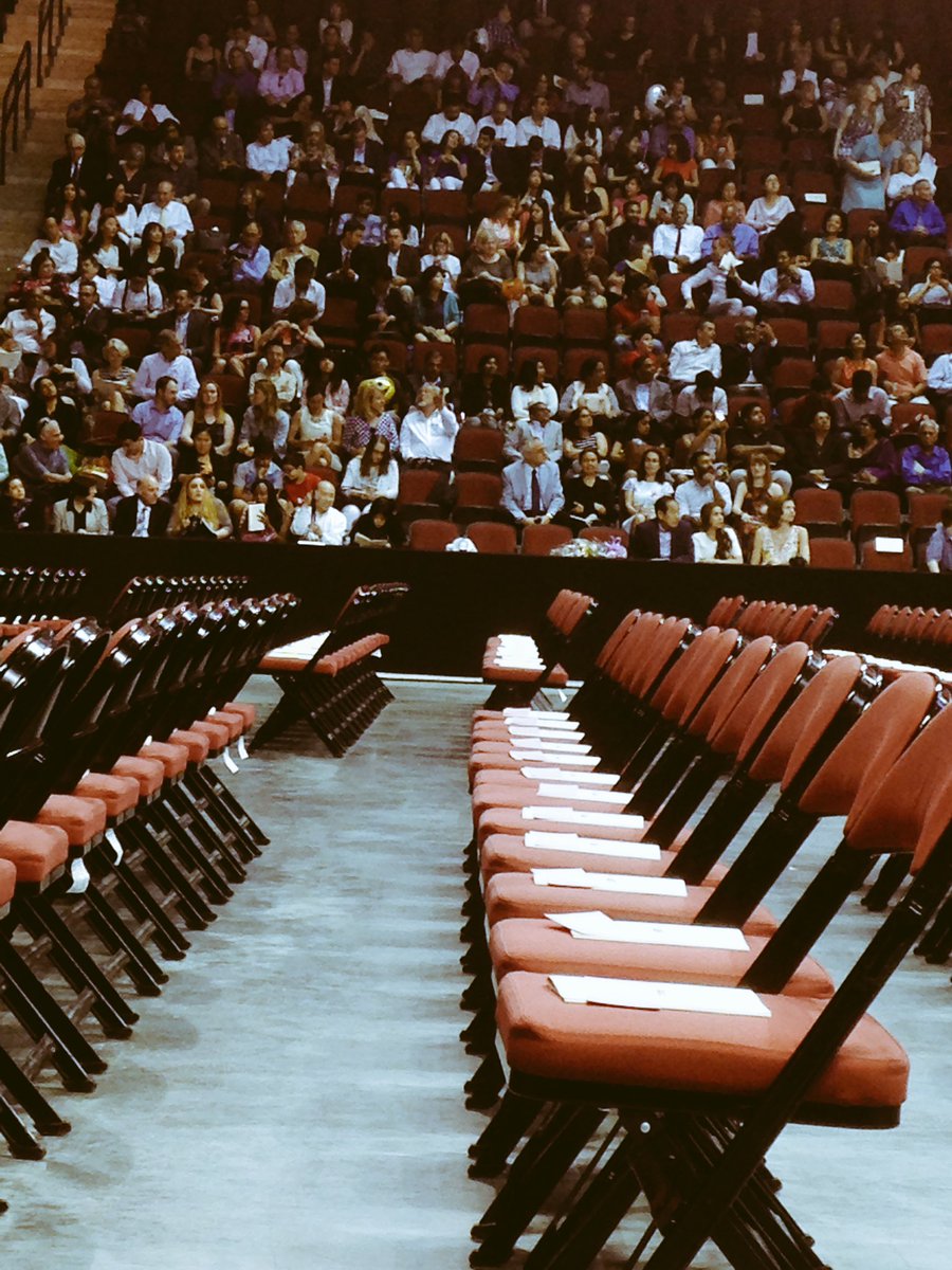 BUSMAlumni's tweet photo. The seats are filling up! #BUSM2017 #BUSMCommencement2017 #BUSMGrads https://t.co/oMAtIBLgy0