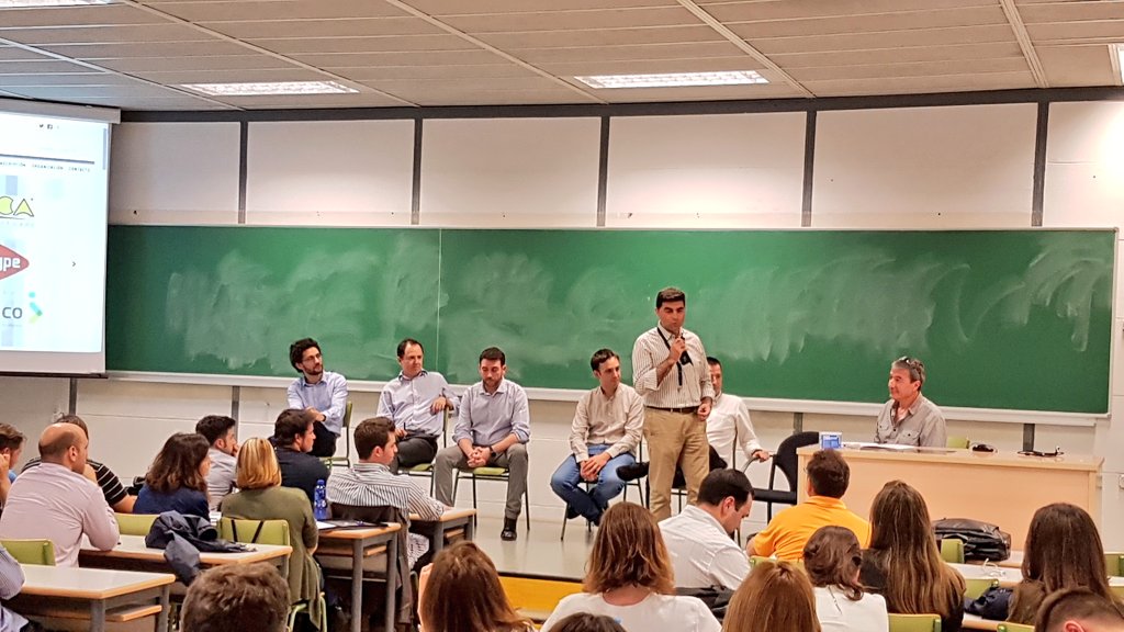 berrilan's tweet photo. #EUBIM2017 Como medir un modelo #BIM? Varios puntos de vista interesantísimos @CypePabloG @BIMLearning @_eubim @Ensenyem @jppellicer https://t.co/UqayUVncMc