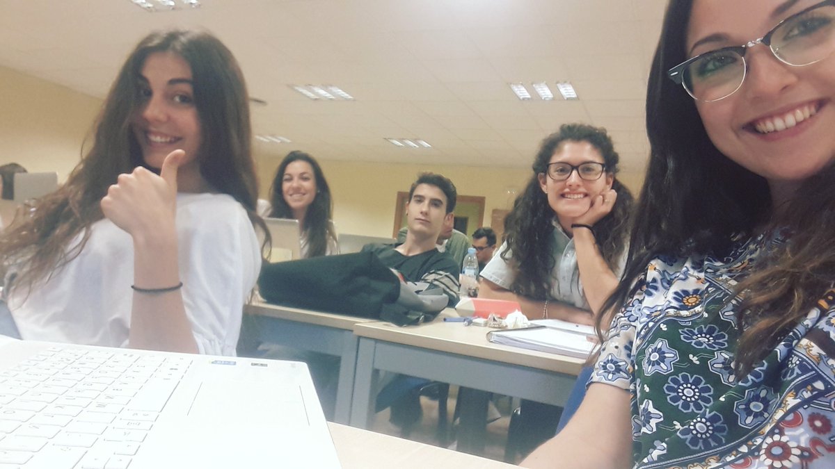 AnaMaria_Educa's tweet photo. Encantados con la conferencia @Gorkaprofe #hEDUscratch #blogyticum17 @jblasgarcia 😍 https://t.co/hcSfzTpkyu