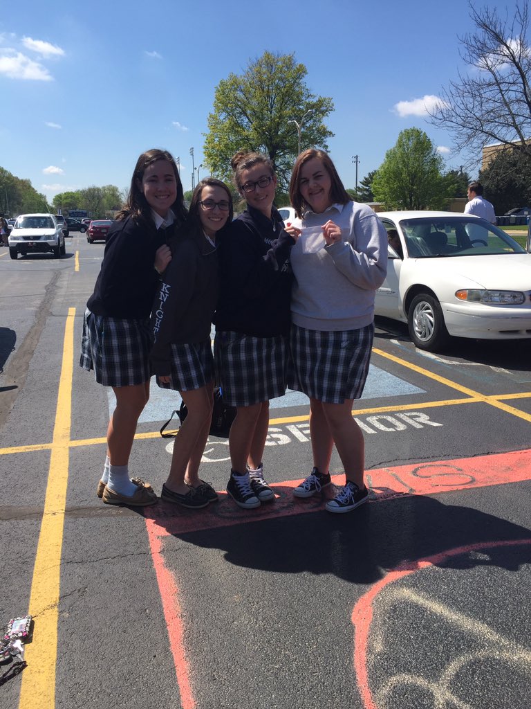 16megbull4's tweet photo. In honor of the senior's last day of uniforms and #lcssdayofgiving here's a throwback. Thanks for the mems CC #LCSSTBT https://t.co/E0DKk1vPvH
