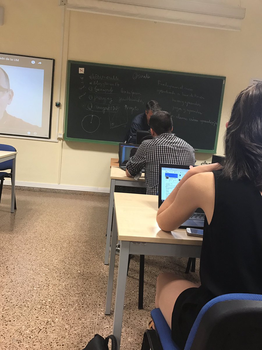 carmen_ds_'s tweet photo. @AquilinoHM buena intervención compañero! 👏🏽👏🏽👏🏽@Gorkaprofe @jblasgarcia @HangoutEDU https://t.co/z954wmtZke
