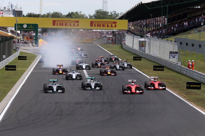 FormulaeuropeFE's tweet photo. One hour and we are on the track for third race #FECL2017 #Hungaroring Everyone's ready??? Live on #FEYoutubeChannell 21:00 CET, 20:00 UK. https://t.co/OWjRbkYuGC