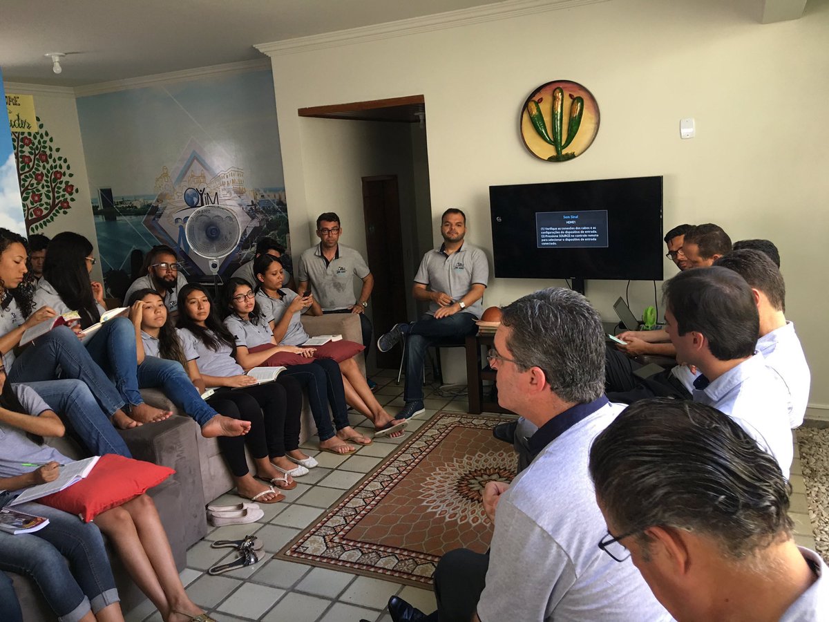 prertonkohler's tweet photo. Manhã inspiradora com os jovens de @UmAnoEmMissao que estão em #Recife. Um movimento que investe nas #NovasGeracões e transforma vidas. https://t.co/zecUoZVK08