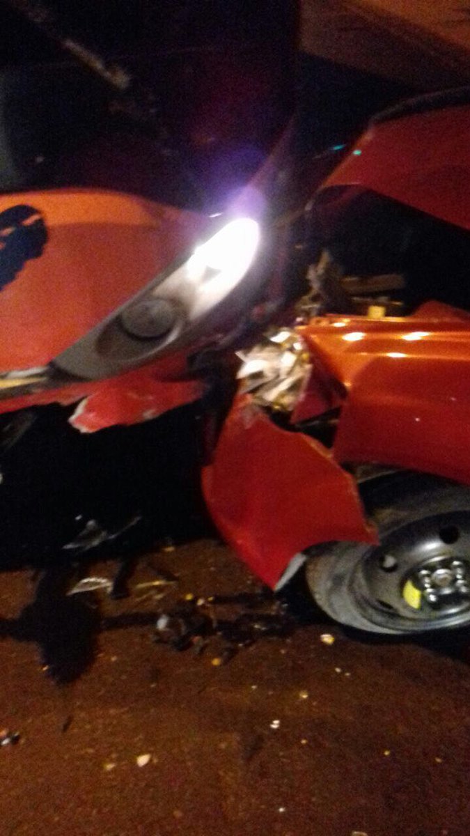 ExRapunsel's tweet image. Amigos de @PullmanBusAyuda @pullmanbus a mi amigo lo chocaron y lo llevaron a su taller y aun no responden,esta hace 1mes y cero respuesta.