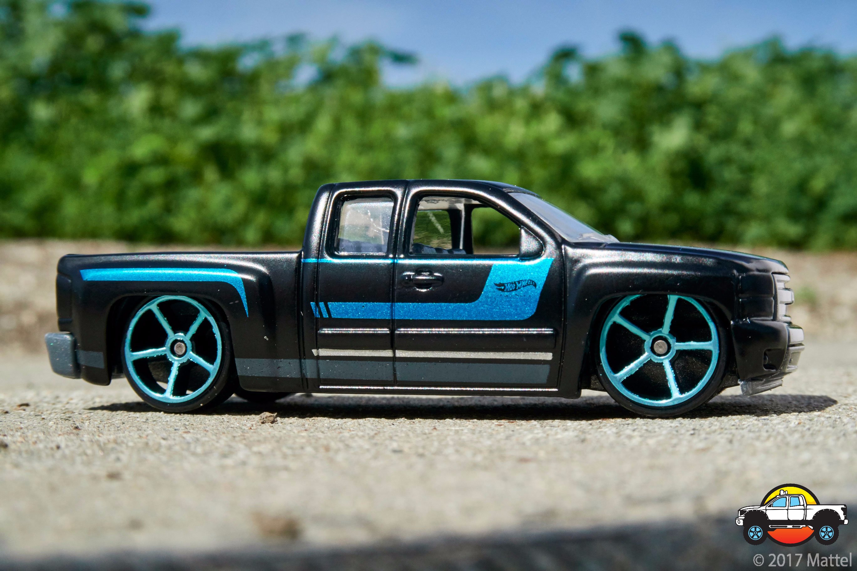 Hot wheels chevy silverado deals 2017