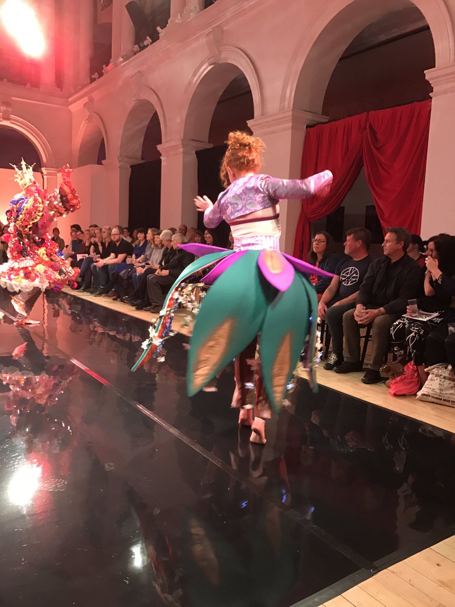 lucie_dhog's tweet photo. #3rdyearproject celebrating Diwali - Twinkling lights, multi-textures &amp; birds of paradise #ECACostume @eca_edinburgh https://t.co/5GDBkyZMcG