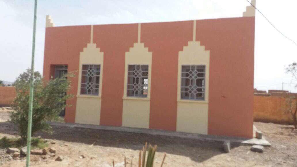 _Amixem's tweet image. Tellement content ! L'école qu'on a construit tous ensemble au Maroc est terminée 😃! Énormes bisous à @Enfantsdudesert ♥️