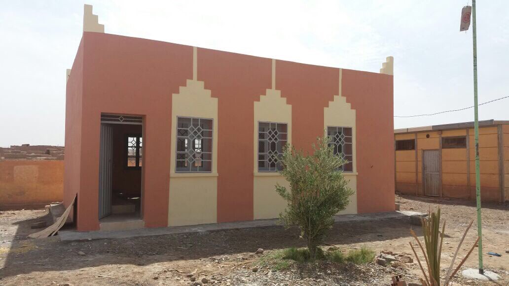 _Amixem's tweet image. Tellement content ! L'école qu'on a construit tous ensemble au Maroc est terminée 😃! Énormes bisous à @Enfantsdudesert ♥️