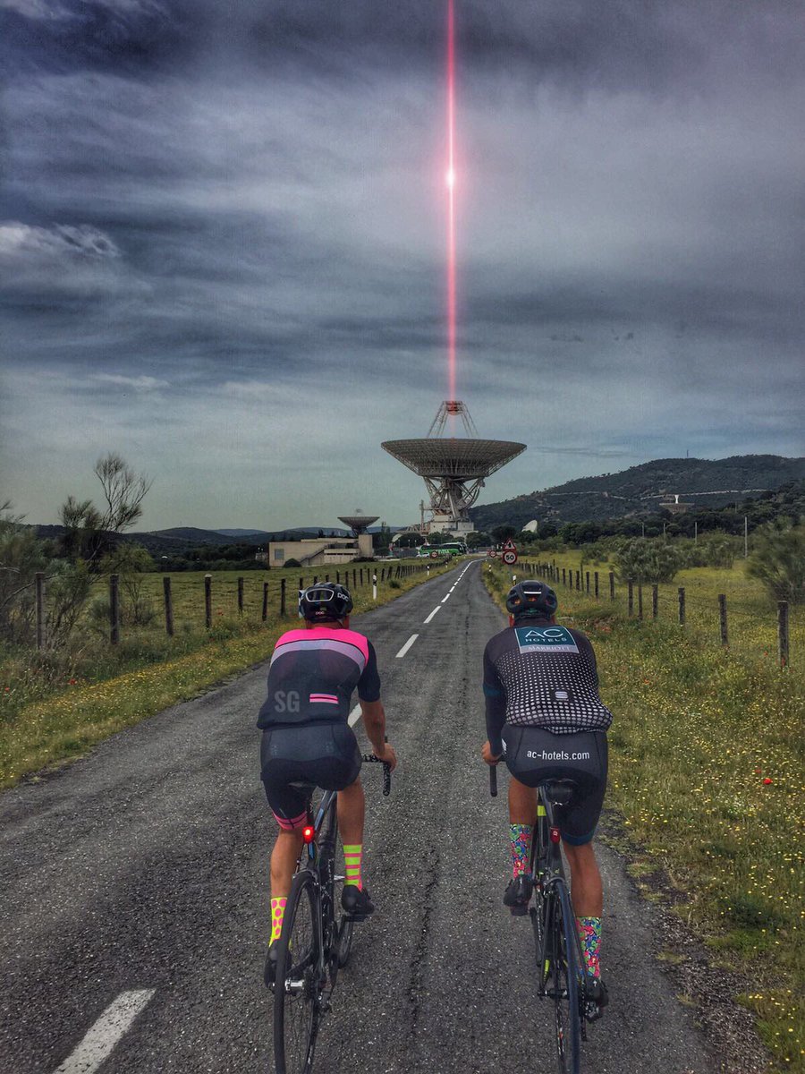 Esto es lo que nos espera el Sábado en Memorial Montenegro: "Encuentros en la Tercera Fase" 🙈🙈Si ves esa luz en la carrera, estás jodido!!!