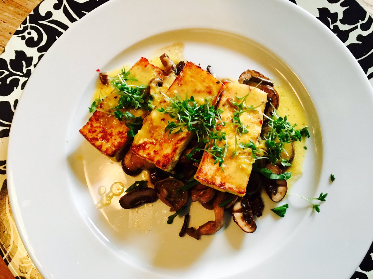 GabiGaffron's tweet photo. Delicious and even healthy and vegan https://t.co/NXon5pE5Rt