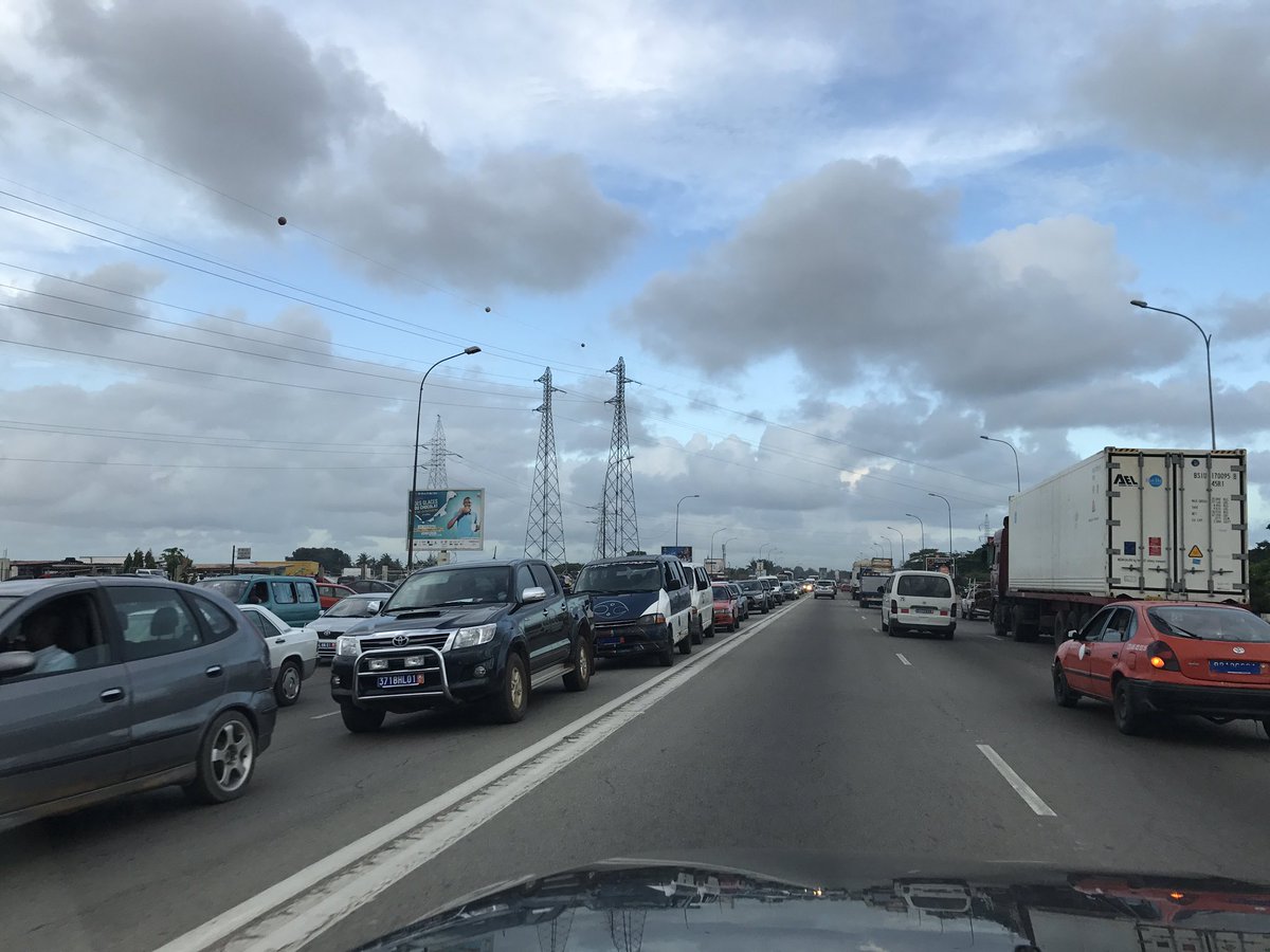 SmartTrafficCI's tweet photo. #Traffic. Les affaires reprennent, le traffic aussi. VGE sens akwaba->3e pont
#SmartTraffic #SmartTrafficCI #CIV #cotedivoire #Team225 https://t.co/oatzyk9dpZ