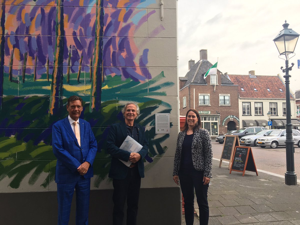 MerelMulders's tweet photo. Met trots! @Fransvanveen2 @roobol_wonen @rabo_breda #blindwallsbreda #Haagsemarkt https://t.co/GZBftnW7Ld