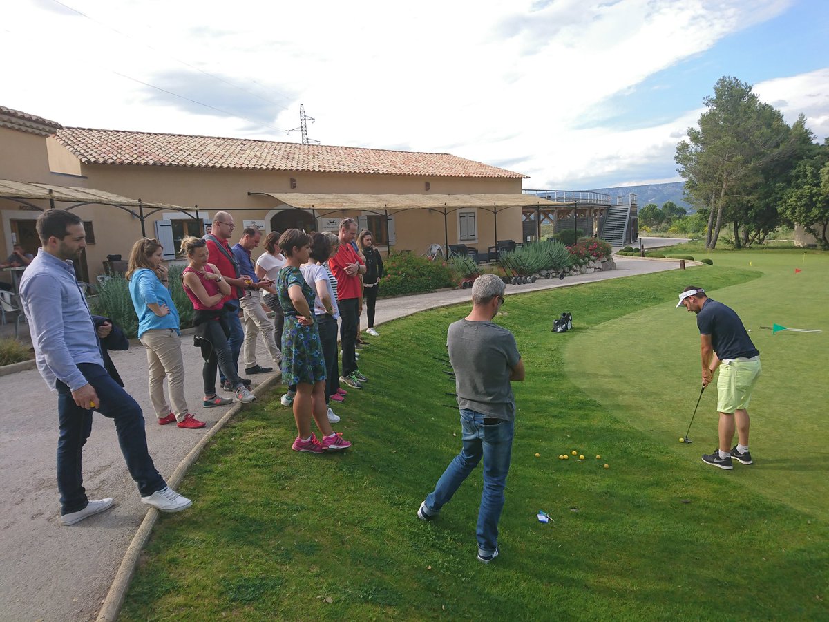 Réunion d'équipe #DOEstSud avec initiation au Golf. Puis demain Rdv 7h30 pour footing #Win4Youth avant réunion. <a href="/olivreydellet/">REYDELLET OLIVIER</a> <a href="/gdesaignes/">Guillaume de Saignes</a>